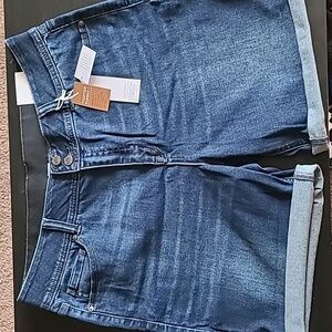 Lane Bryant Tighter Tummy High-Rise Essential Stretch Denim Bermuda Size 18